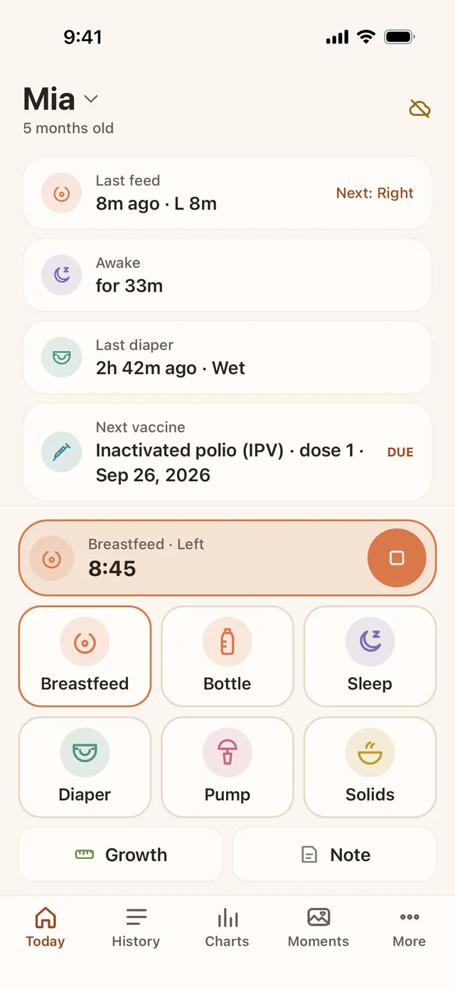 Baton's Today screen on iPhone for Mia, 5 months old: cards for last feed 8 minutes ago on the left side with “Next: Right”, awake for 34 minutes, last diaper 2 hours 43 minutes ago (wet) and the next vaccine. A running breastfeed timer shows 8:59, above big buttons for Breastfeed, Bottle, Sleep, Diaper, Pump and Solids, plus Growth and Note.